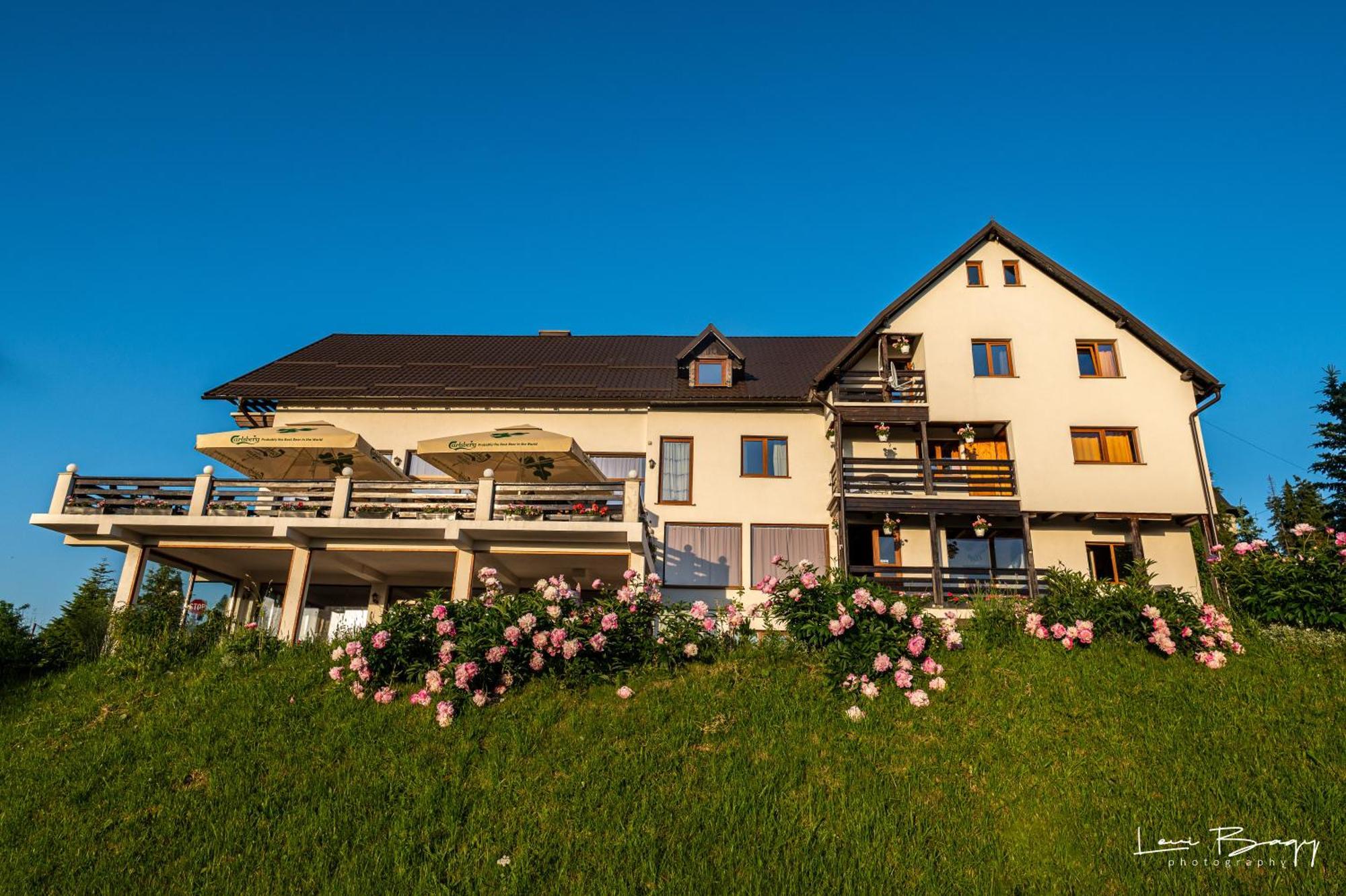 Отель Tihuta Retreat Пьятра-Фантанеле Экстерьер фото