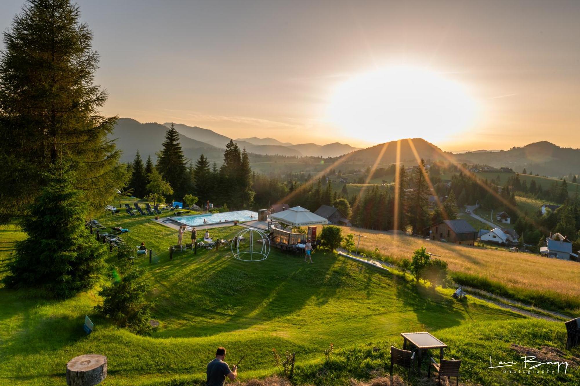 Отель Tihuta Retreat Пьятра-Фантанеле Экстерьер фото