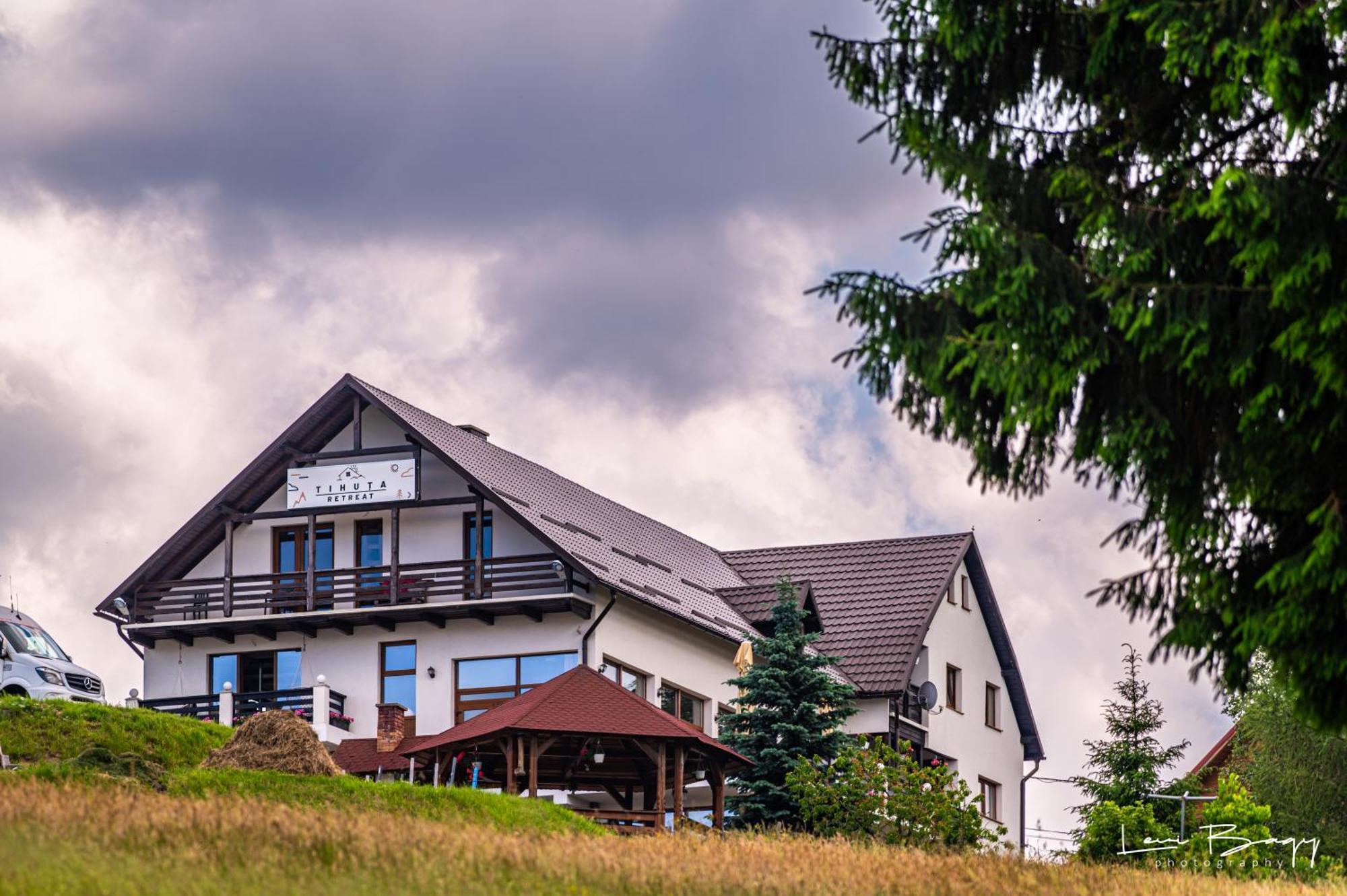 Отель Tihuta Retreat Пьятра-Фантанеле Экстерьер фото